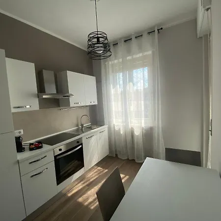 Apartment La Casa Di Alice2 Vercelli